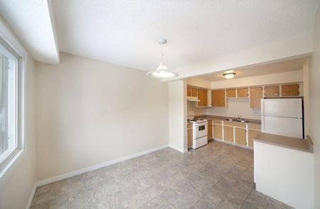 609A Cricket Ct NW, Edmonton, AB, T5T 2B2 - Photo 5