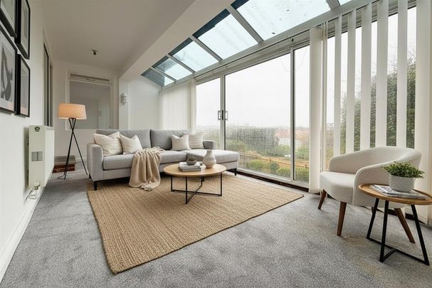 4 bedroom detached house to rent - Photo 1