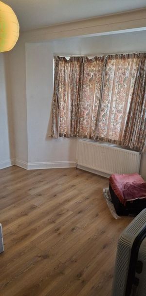 Room in a Shared House, Randall Avenue, NW2 - Photo 1