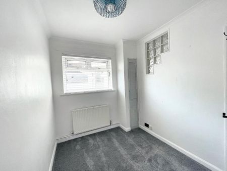 4 bedroom detached bungalow to rent - Photo 4