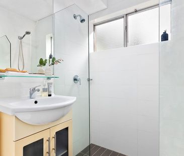 Modern two bedroom apartment located in the heart of Ryde - Photo 6