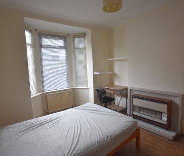 4 Bedroom End Terraced House - Photo 1