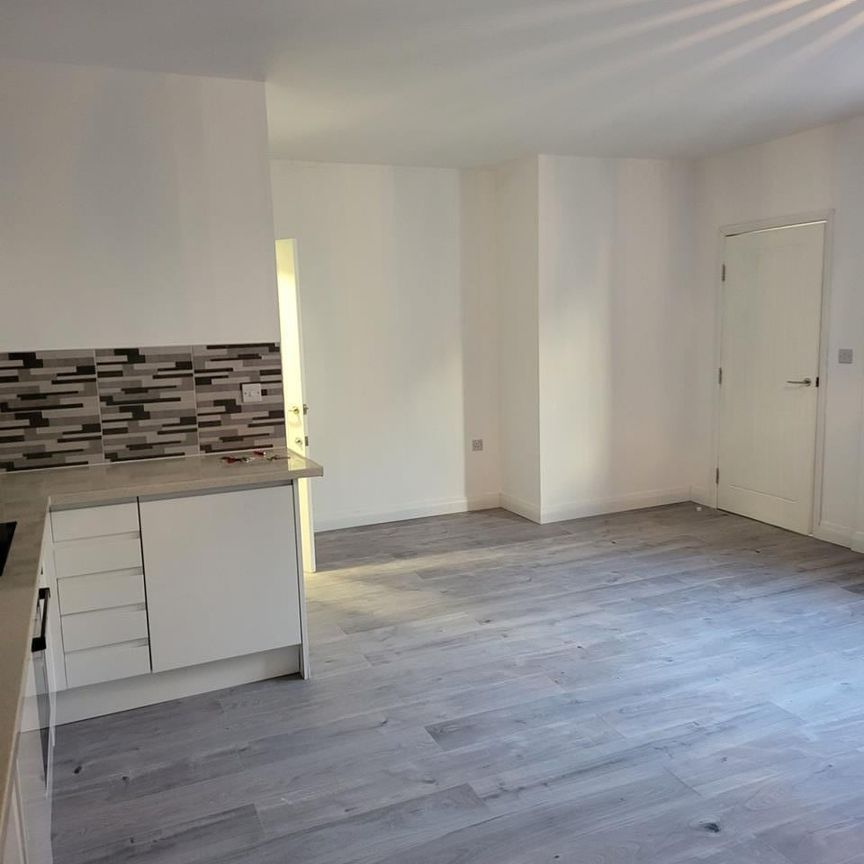 Studio Flat, London Road, SO15 - Photo 1