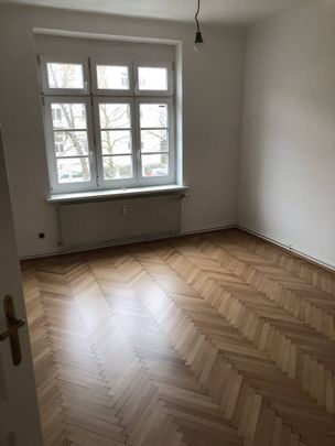 SANIERTER FAMILIENHIT! Leistbare 4 Zimmer Wohnung mit Balkon - Photo 1