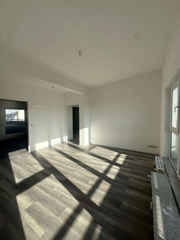 ++Große und Helle 3-Raumwohnung im Dachgeschoss++ - Foto 2