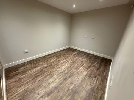 4 bedroom semi-detached house to rent - Photo 5