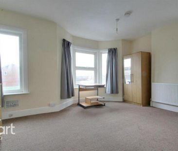 5 bedroom end of terrace house to rent - Photo 6