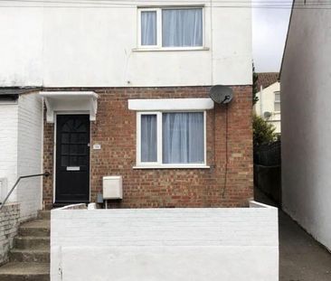 3 bedroom terraced house to rent - Photo 6