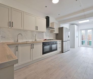 Maisonette to rent - Photo 1