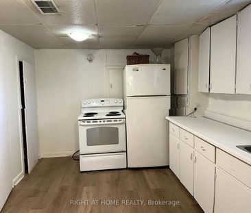 For Lease - 70 Bunnell Crescent, Toronto, Ontario - Photo 4