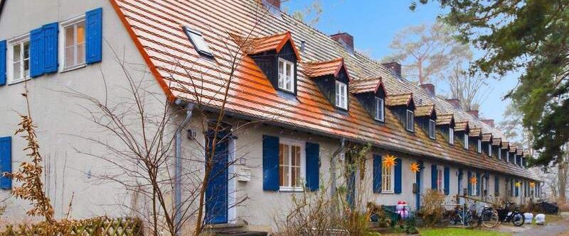 Ab 1.5.26! Möbliertes Reihenendhaus I direkt Krumme Lanke I möbliert auf Zeit - Photo 1