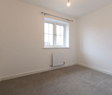 4 bedroom detached house to rent - Photo 3