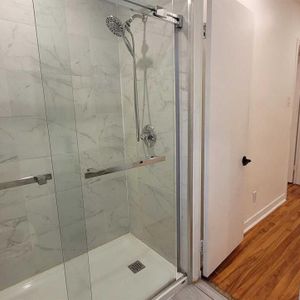 GRAND 3 1/2 - 3485 ELLENDALE - RECEMMENT RENOVE - Photo 2