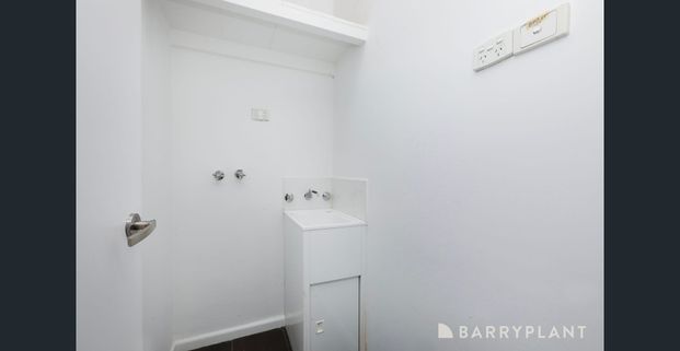 Inviting Single Level Space - Photo 1