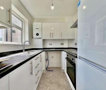 Elmcroft Close, Feltham, TW14 - Photo 2