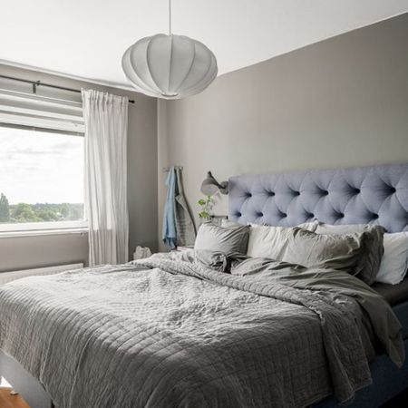 Ljus hörntrea högst upp i huset - Photo 4