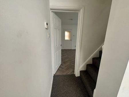 Three Bedroom Semi Detached - Photo 5