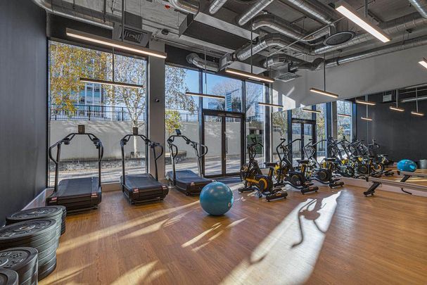 Studio to rent - Photo 1