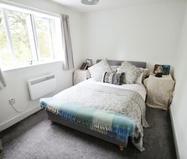 2 bedroom semi-detached house to rent - Photo 4