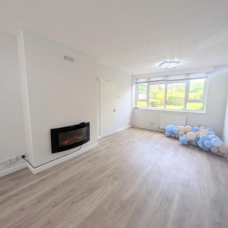 3 bedroom end of terrace house to rent - Photo 1