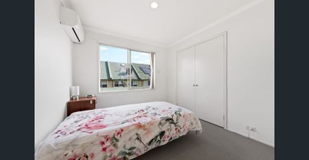 Spacious home with loads of living areas!! - Photo 4