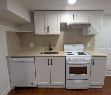 For Lease - 230 Alsace Road, Richmond Hill, Ontario - Photo 3