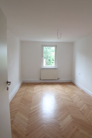 Großzügige 2,5-Zimmer-Wohnung in saniertem Altbau in zentraler Lage in Bregenz - Foto 2