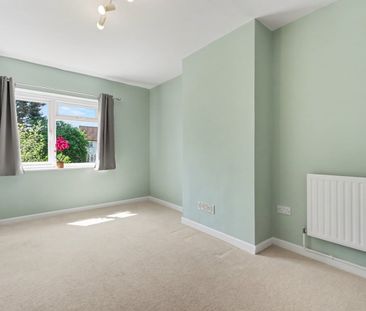 2 Bed Flat, Queenscroft Road, SE9 - Photo 1
