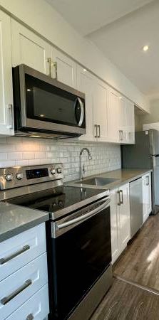 48 DEWHURST BLVD., LOWER B - 1BED/1BATH, LAUNDRY, A/C, *UTLS FREE* - Photo 1