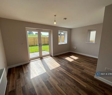 3 bedroom semi-detached house to rent - Photo 3