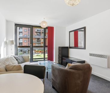 Price £1,700 pcm - Available 29/11/2025 - Furnished - Photo 1