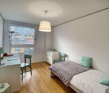 SPACIEUX APPARTEMENT DE 4.5 PIECES PROCHE DE TOUTES LES COMMODITES - Photo 5