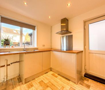 2 bedroom semi-detached house to rent - Photo 6