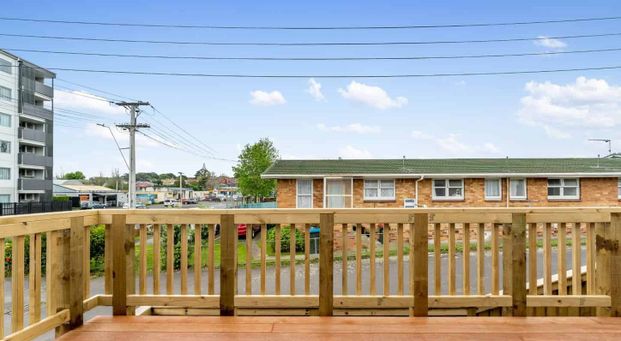 2 Bedroom House- Fully Renovated - Photo 1