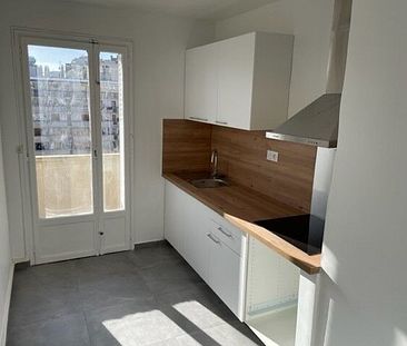 Appartement 3 pièces 68m2 MARSEILLE 3EME 927 euros - Photo 4