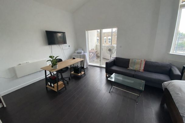 Studio Flat, Bellefields Road, SW9 - Photo 1
