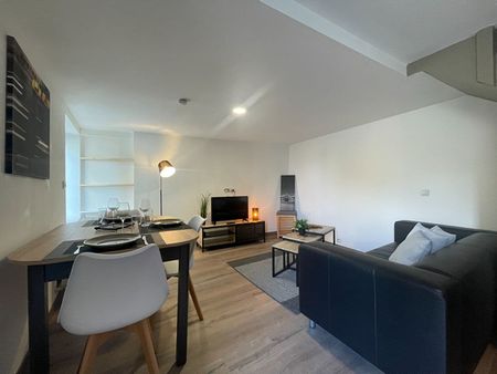 APPARTEMENT MEUBLÉ 2 PIÈCE(S) 43 M² - SAINT-LAURENT - Photo 2