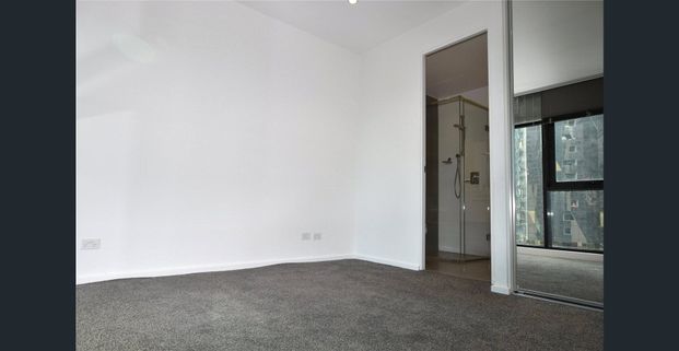 Location is everything - Photo 1