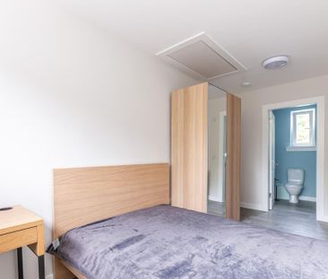 7 bedroom flat share to rent - Photo 3