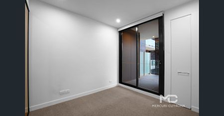 *****SOPHISTICATED INNER CITY LIVING******** - Photo 5