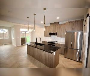 Mattson 3 Bed 2.5 Bath Dbl Garage Upper Edmonton - Photo 6