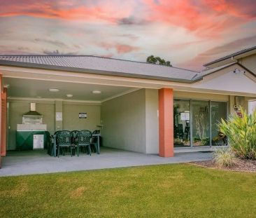 “SPACIOUS AND TIDY TOWNHOUSE” - Photo 4