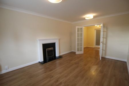 4 bedroom detached house to rent - Photo 4