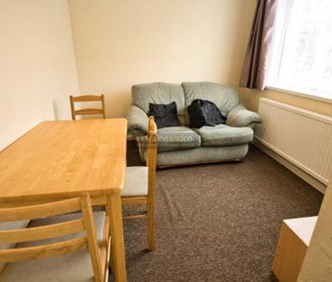 3 bedroom end of terrace house to rent - Photo 1