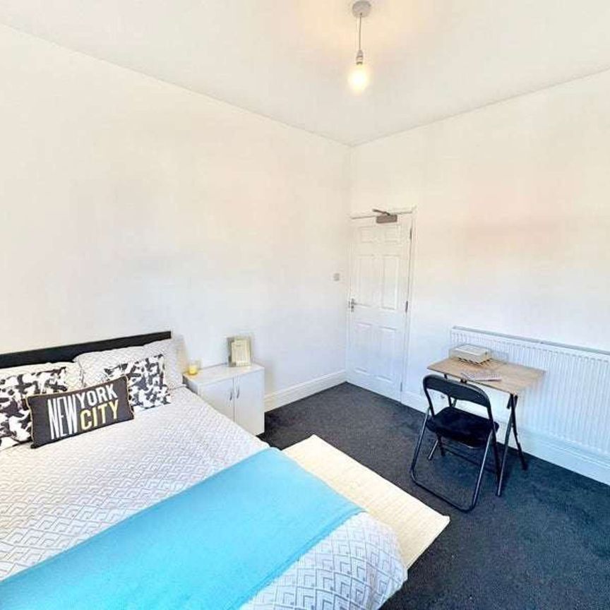 ⭐⭐ Modern 4 Bedroom House – Coventry City Centre ⭐⭐ Room 1 - Photo 1