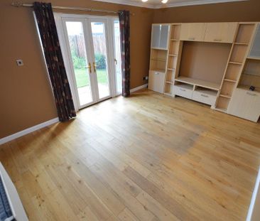 4 bedroom detached house to rent - Photo 1