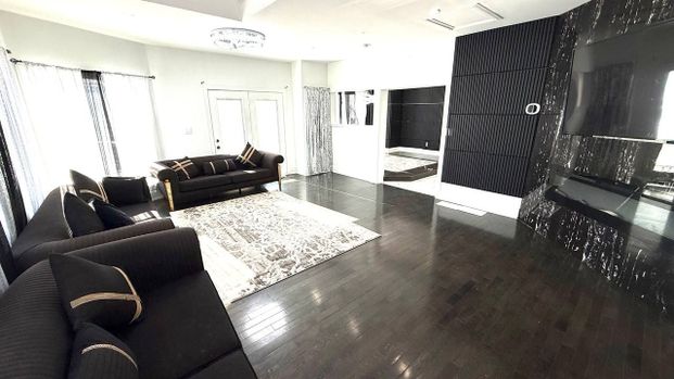 For Lease - 120 Hunter Street, Whitby, Ontario - Photo 1