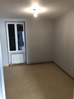 T2 BIS EN REZ-DE-CHAUSSEE - Photo 1