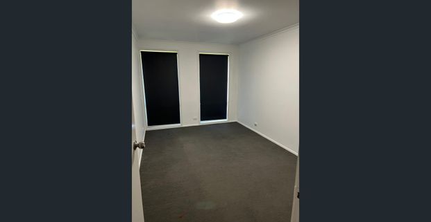 Comfortable Family Living in Laverton - Photo 1