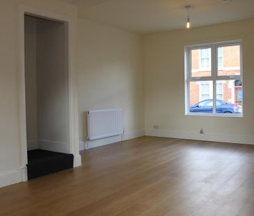 3 bedroom end of terrace house to rent - Photo 3